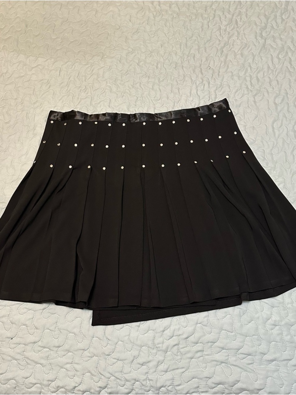 Black Studded Detail Pleated Women’s Mini Skirt - Picture 4 of 7